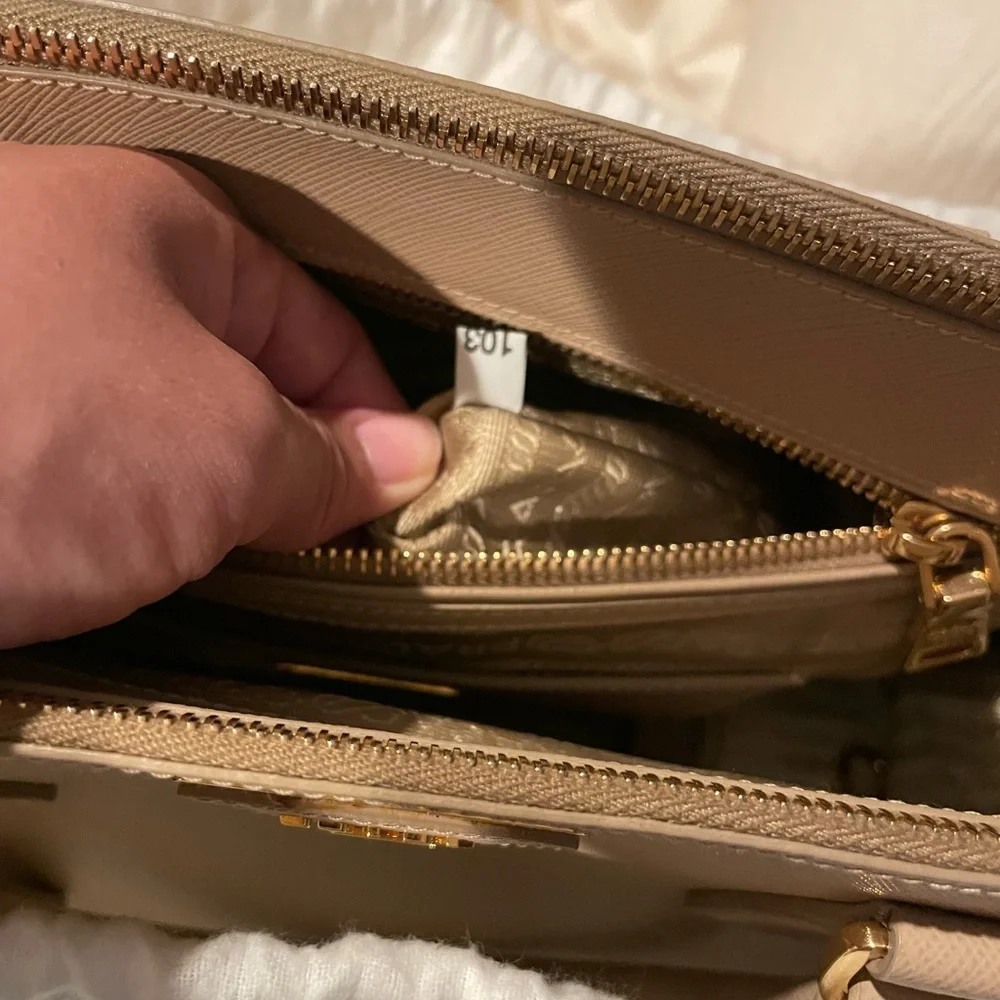 PRADA - Saffiano Large Galleria Double Zip Tote in Beige - Picture 6 of 16